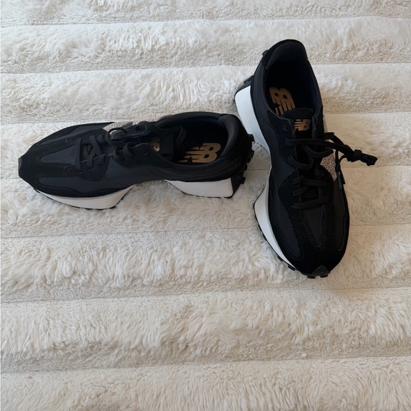 Never Worn New Balance Black Leopard 327 Women's Leopard 'N' - Picture 6 of 6